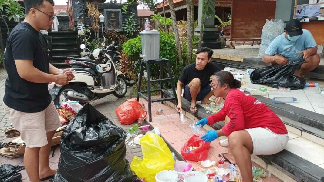 ST Dharma Laksana Panjer  dan TPS 3R Paku Sari Ajak Warga Bijak Kelola Sampah
